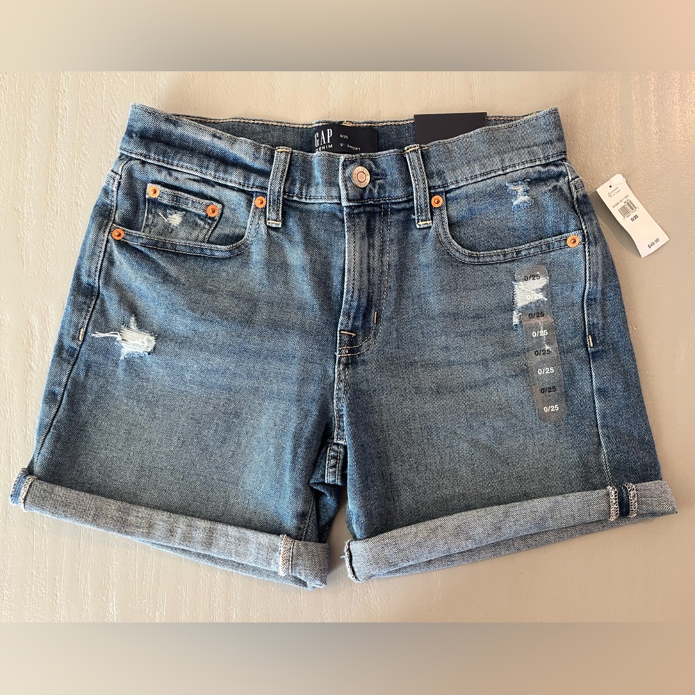 NWT GAP 5” Mid Rise Denim Shorts Rolled Hem Medium Wash 0/25